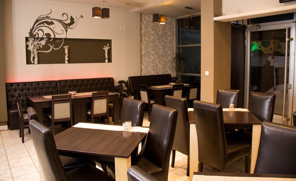 Garni Hotel Rile Men Nis Exterior photo